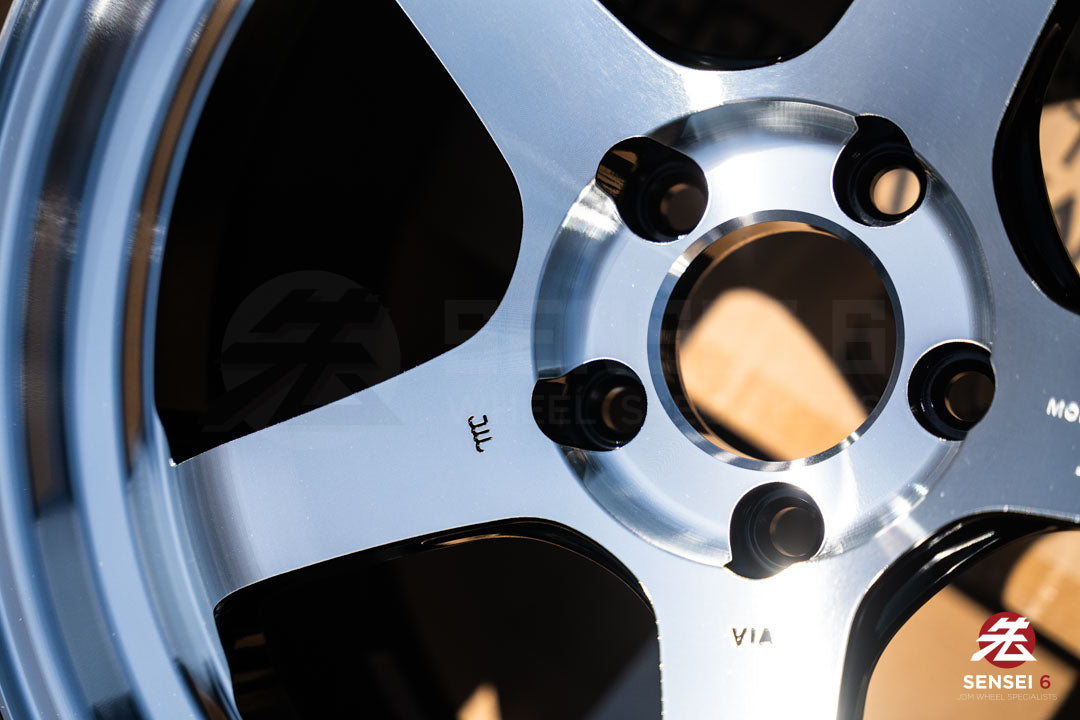 Advan GT Beyond-R / 18x9.5 +38 / 5x114.3 / Machining & Diamond Cut (MDC)