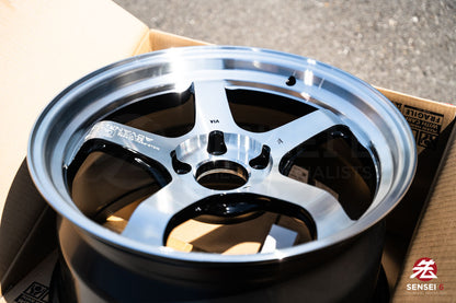 Advan GT Beyond-R / 18x9.5 +38 / 5x114.3 / Machining & Diamond Cut (MDC)
