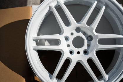 AME Tracer TM02 / 18x9.5 +37 / 5x120 / White