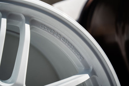 AME Tracer TM02 / 18x9.5 +37 / 5x120 / White