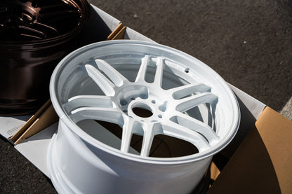 AME Tracer TM02 / 18x9.5 +37 / 5x120 / White