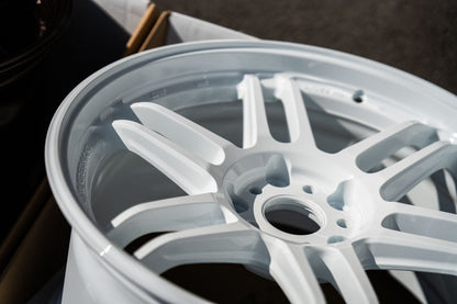 AME Tracer TM02 / 18x9.5 +37 / 5x120 / White