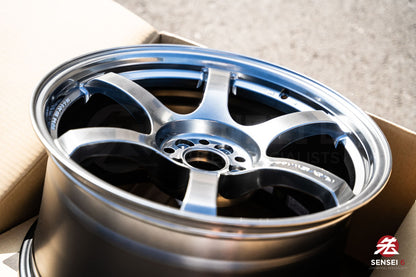 Gram Lights 57DR / 18x9.5 +38 / 5x100 / Grace Silver (GT)