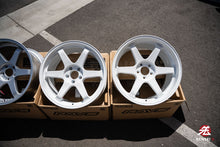 Load image into Gallery viewer, Volk TE37SL / 19x9.5 +22, 19x10.5 +35 / 5x112 / Dash White
