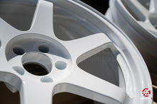 Load image into Gallery viewer, Volk TE37SL / 19x9.5 +22, 19x10.5 +35 / 5x112 / Dash White
