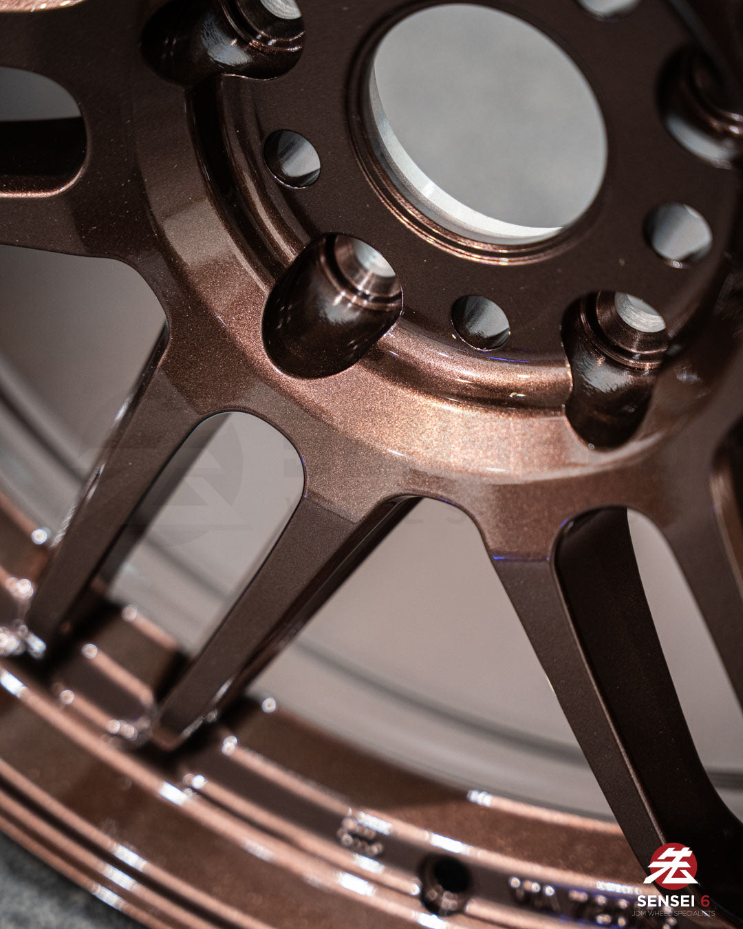 AME Tracer TM02 / 18x9.5 +37 / 5x120 / Deep Bronze