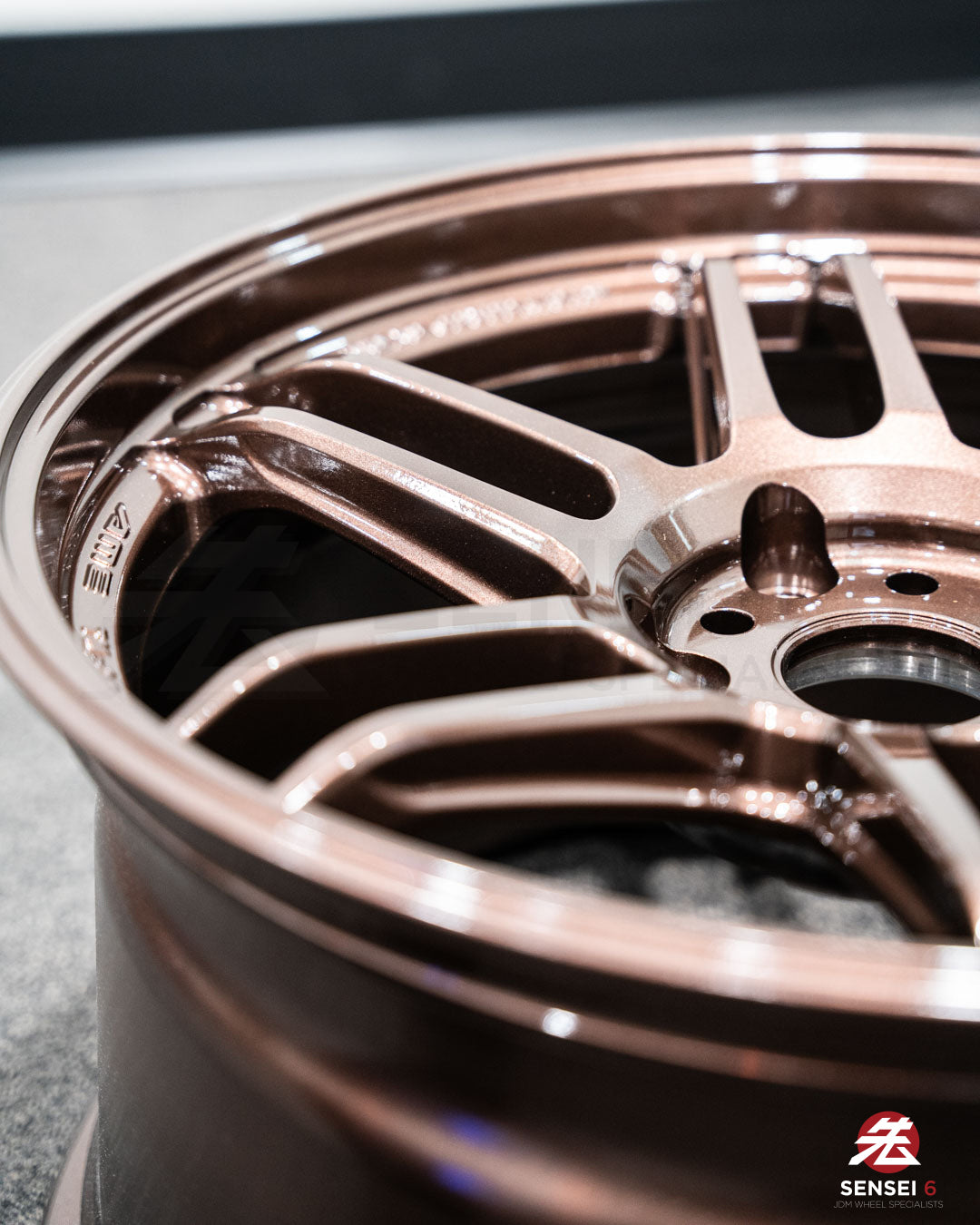 AME Tracer TM02 / 18x9.5 +37 / 5x120 / Deep Bronze