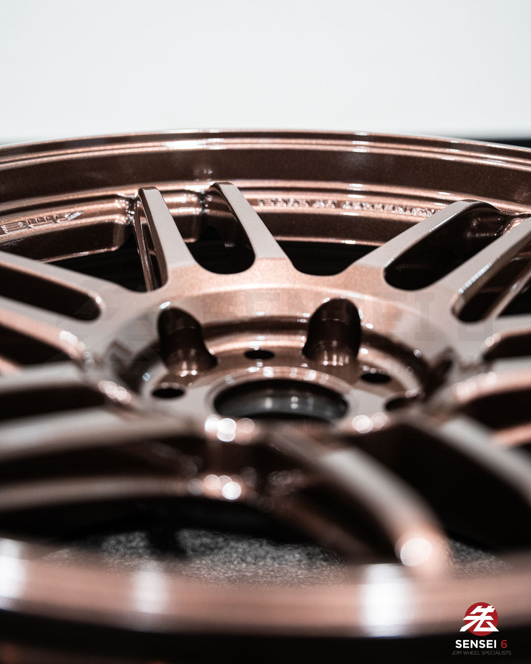 AME Tracer TM02 / 18x9.5 +37 / 5x120 / Deep Bronze