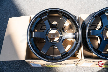 Volk TE37SB / 18x8.5 +22 / 6x139.7 / Pressed Double Black (PW)