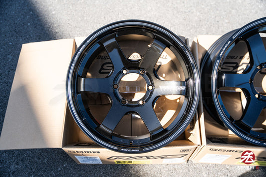 Volk TE37SB / 18x8.5 +22 / 6x139.7 / Pressed Double Black (PW)