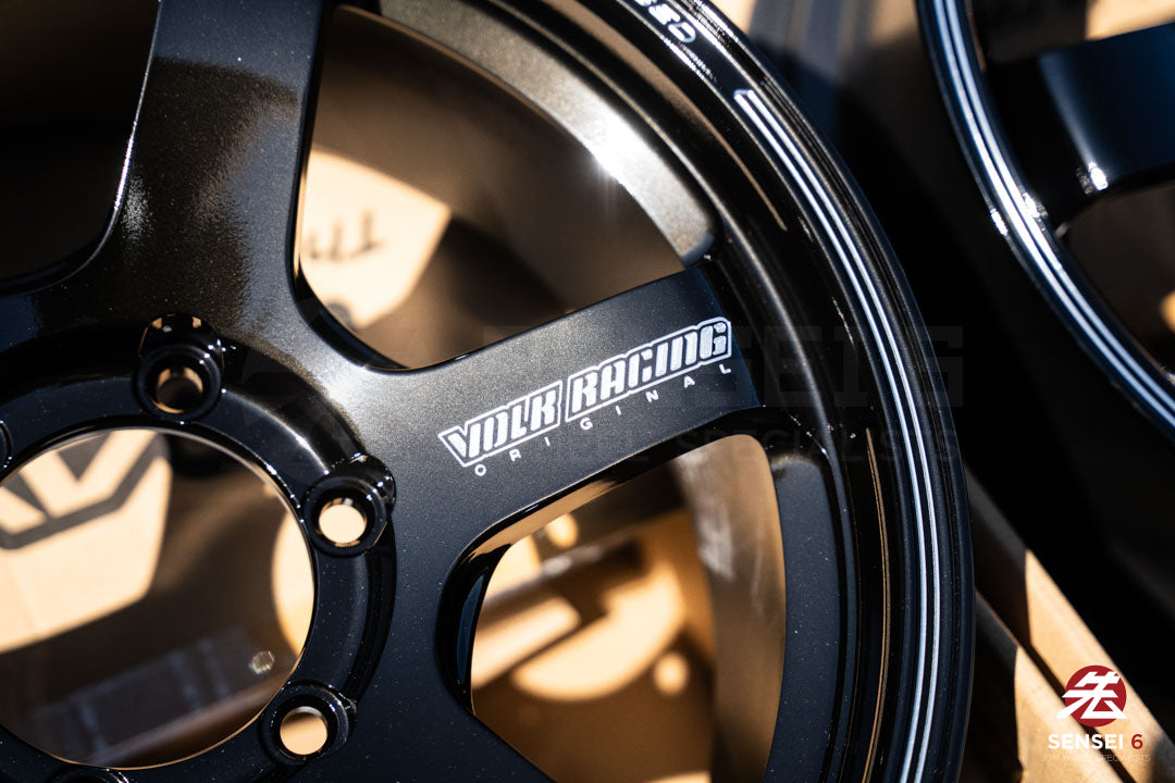 Volk TE37SB / 18x8.5 +22 / 6x139.7 / Pressed Double Black (PW)