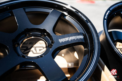 Volk TE37SB / 18x8.5 +22 / 6x139.7 / Pressed Double Black (PW)