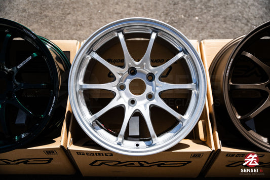 Volk CE28N-Plus / 17x10 +44 / 5x114,3 / Plata Diamante (DS)