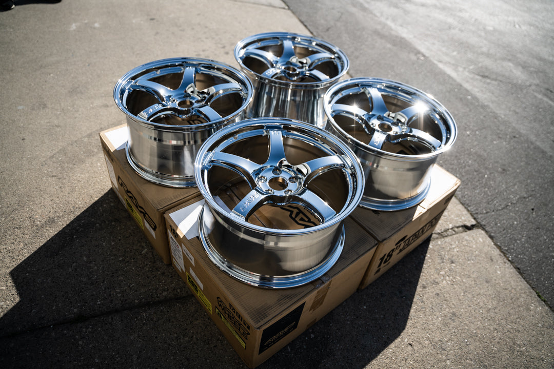 グラムライト 57CR / 18x9.5 +38 / 5x114.3 / クローム