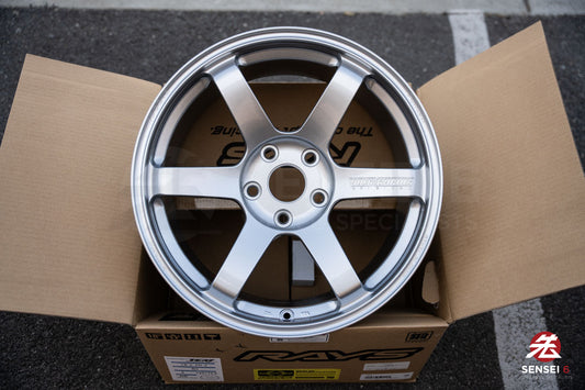 Volk TE37 Saga S-Plus / 18x10 +40 / 5x120 / Diamond Silver (DS)