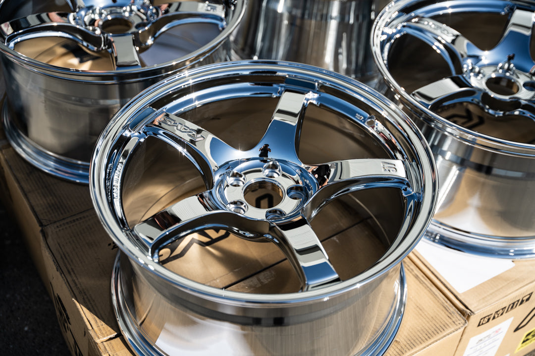 グラムライト 57CR / 18x9.5 +38 / 5x114.3 / クローム