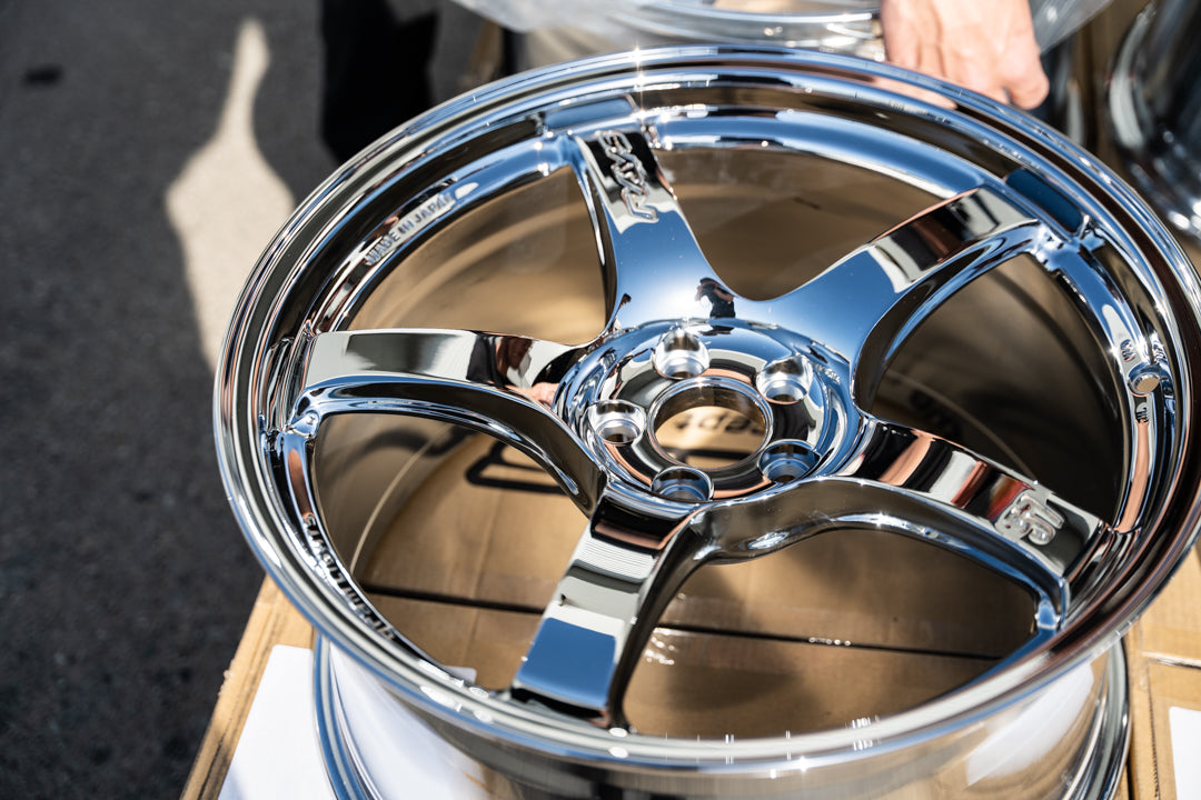 グラムライト 57CR / 18x9.5 +38 / 5x114.3 / クローム