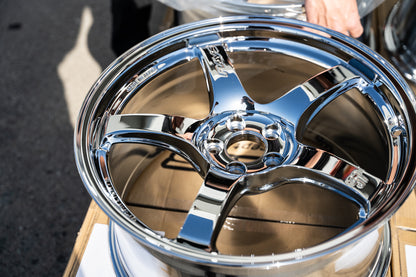グラムライト 57CR / 18x9.5 +38 / 5x114.3 / クローム