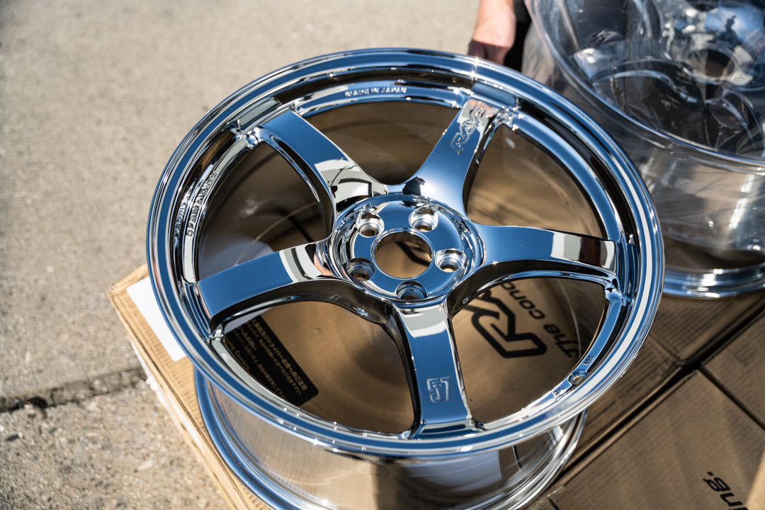 グラムライト 57CR / 18x9.5 +38 / 5x114.3 / クローム