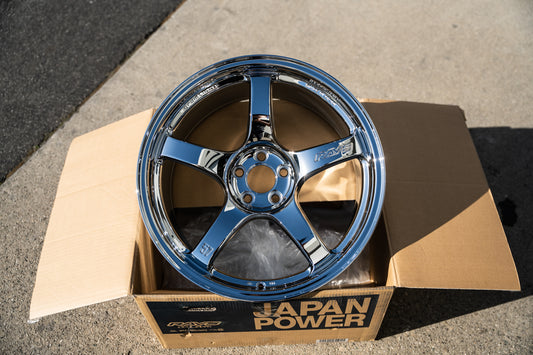 グラムライト 57CR / 18x9.5 +38 / 5x114.3 / クローム