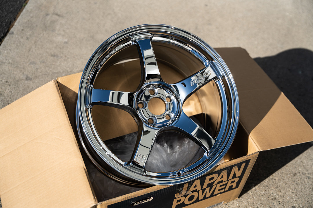 グラムライト 57CR / 18x9.5 +38 / 5x114.3 / クローム