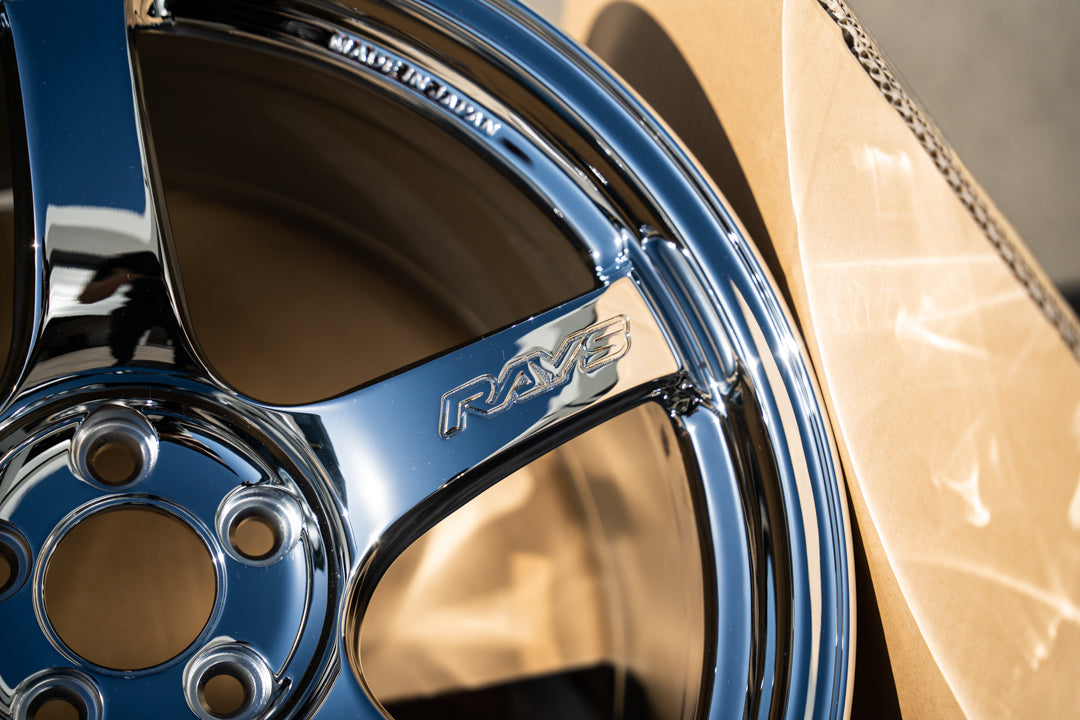 グラムライト 57CR / 18x9.5 +38 / 5x114.3 / クローム