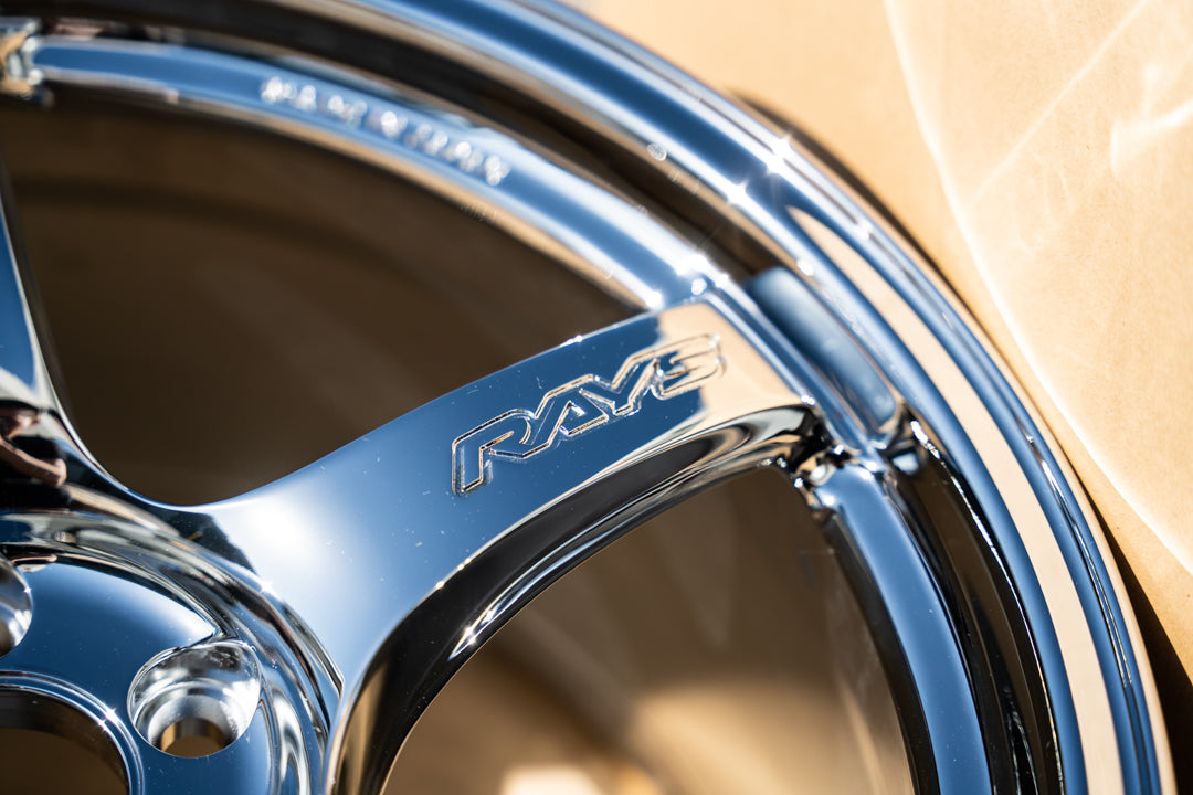 グラムライト 57CR / 18x9.5 +38 / 5x114.3 / クローム