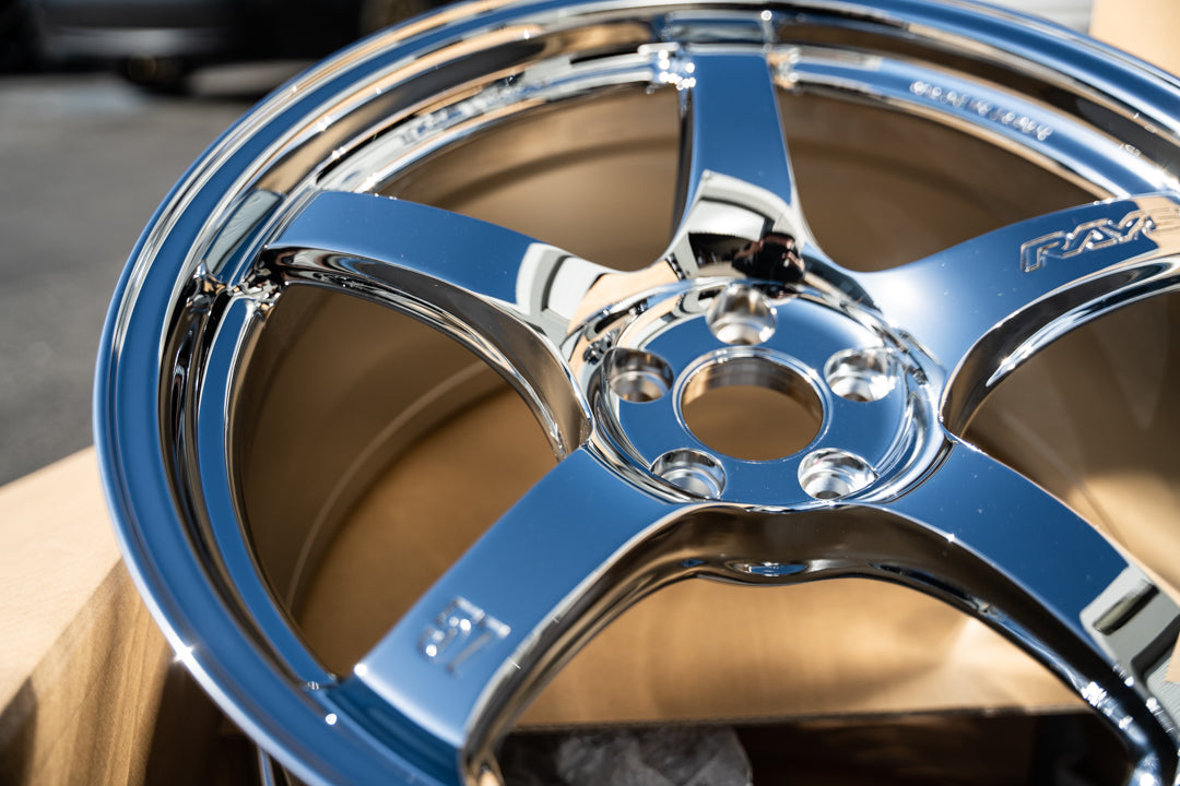 グラムライト 57CR / 18x9.5 +38 / 5x114.3 / クローム