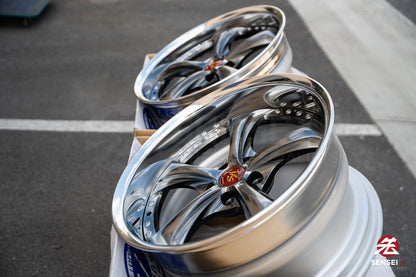 Work VSKF# / 18x9 +16, 18x10 +21 / 5x114.3 / Brilliant Silver Black (BSB)