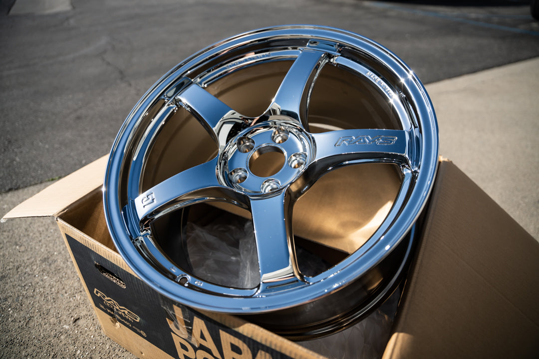 グラムライト 57CR / 18x9.5 +38 / 5x114.3 / クローム