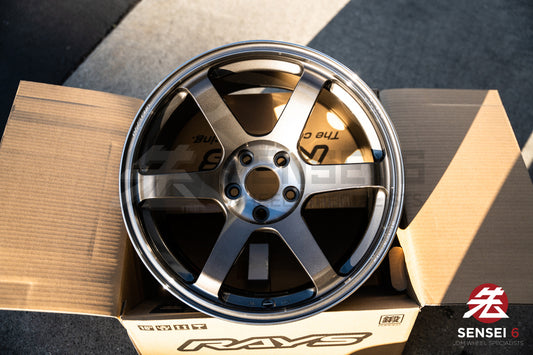 Volk TE37 Saga SL / 18x10.5 +15 / 5x114.3 / Pressed Graphite (PG)