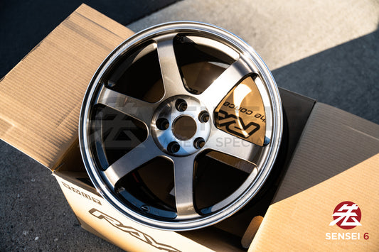 Volk TE37 Saga SL / 18x10.5 +15 / 5x114.3 / Pressed Graphite (PG)