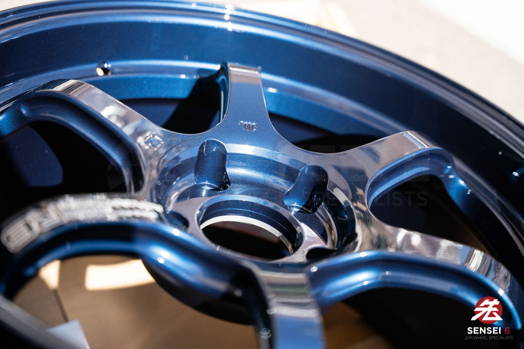 Advan R6 / 18x9.5 +45 / 5x120 / Azul titanio de competición (TBP)