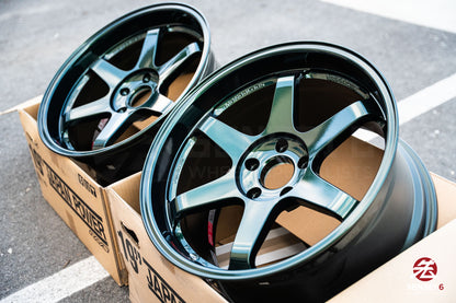 Volk TE37SL / 19x9.5 +21, 19x10.5 +22 / 5x120 / Racing Green (IG)