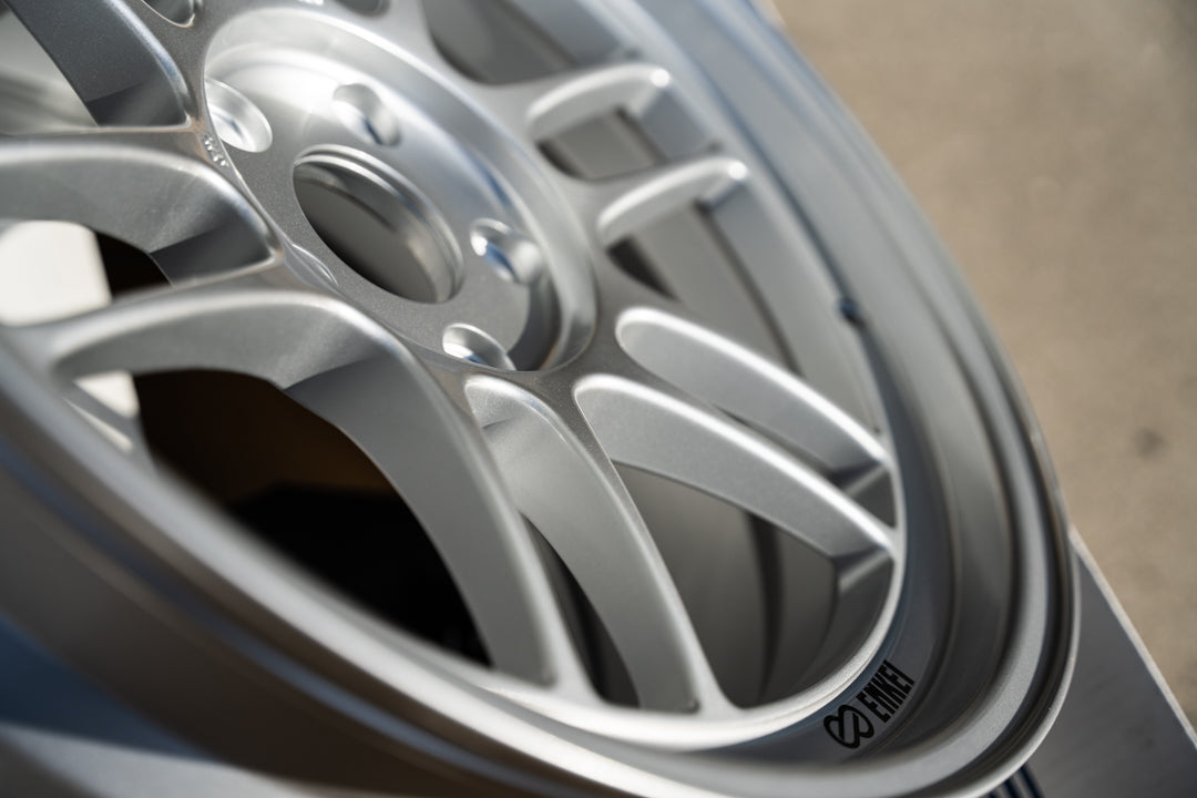 Enkei RPF1 / 18x9.5 +45 / 5x114.3 / F1 Plata 