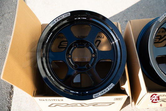 Volk TE37XT M-Spec / 17x8.5-10 / 6x139.7 / Negro brillante 