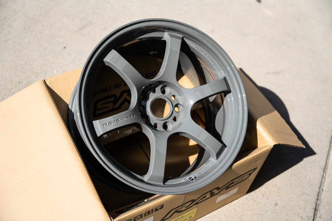 Gram Lights 57DR / 18x9.5 +38 / 5x114.3 / Arms Gray (AG)