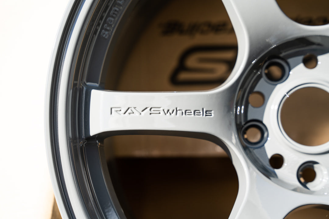 Gram Lights 57DR / 18x9.5 +38 / 5x114.3 / Arms Gray (AG)