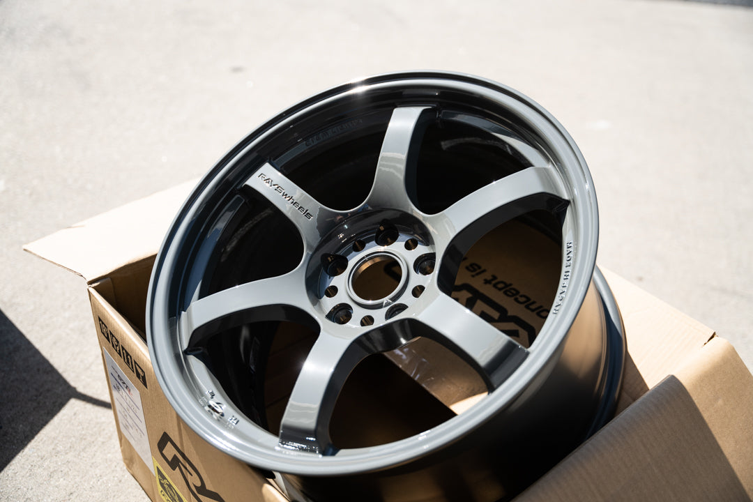 Gram Lights 57DR / 18x9.5 +38 / 5x114.3 / Arms Gray (AG)