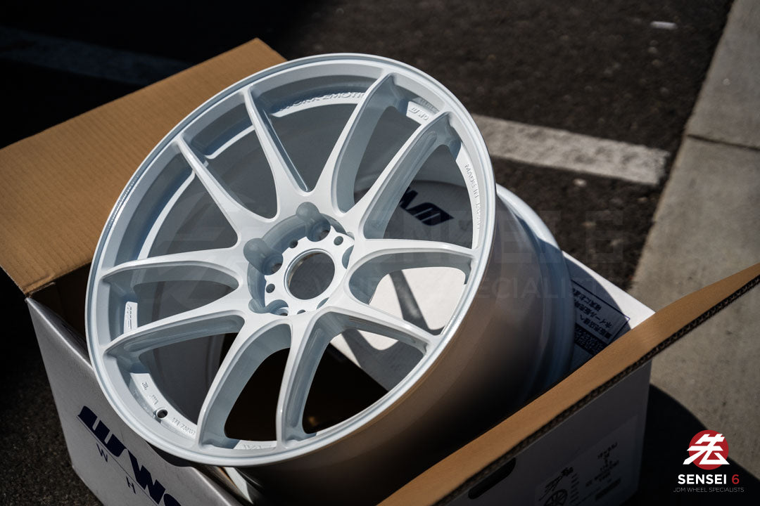Work Emotion CR Shigoku / 18x9.5 +38 / 5x114.3 / Ice White (ICW)