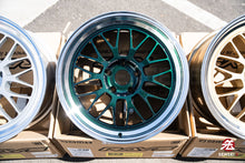 Load image into Gallery viewer, Volk 21A / 18x9.5 +22 / 5x120 / Racing Green Rim DC (IG)
