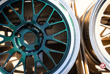 Load image into Gallery viewer, Volk 21A / 18x9.5 +22 / 5x120 / Racing Green Rim DC (IG)
