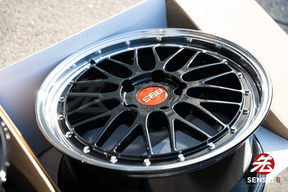 BBS LM / 19x8.5 +50, 19x12 +44 / 5x130 / Negro Azul