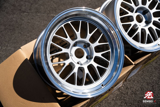 Volk 21A / 18x10.5 +22 / 5x120 / Llanta plateada diamante DC (DS)