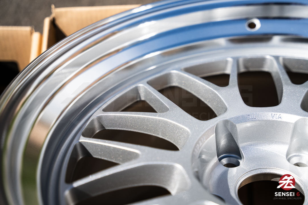 Volk 21A / 18x10.5 +22 / 5x120 / Diamond Silver Rim DC (DS)