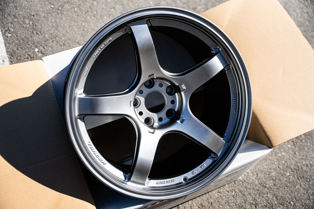 AME Tracer GTV / 18x10.5 +15 / 5x114.3 / Matte Hyper Silver
