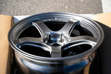 Cargar imagen en el visor de la galería, AME Tracer GTV / 18x10.5 +25 / 5x114.3 / Plata mate
