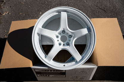 AME Tracer GTV / 18x10.5 +15 / 5x114.3 / Racing White
