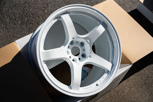 AME Tracer GTV / 18x10.5 +15 / 5x114.3 / Racing White