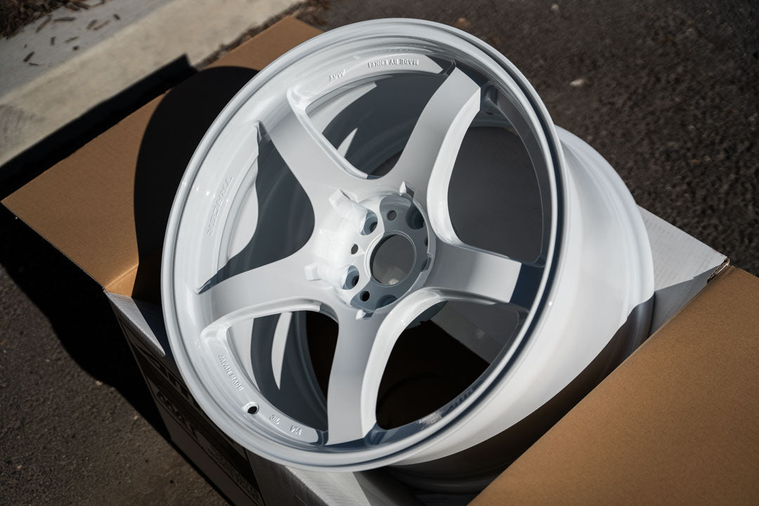 AME Tracer GTV / 18x10.5 +15 / 5x114.3 / Racing White